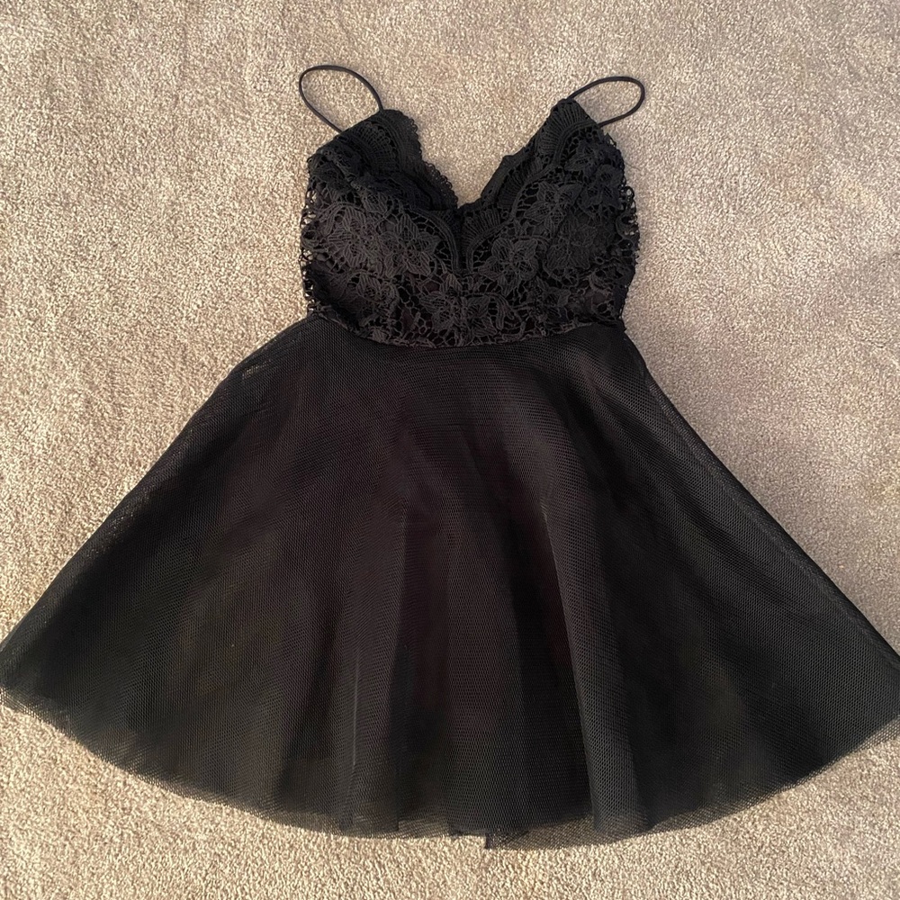 medium black dress! only worn once!